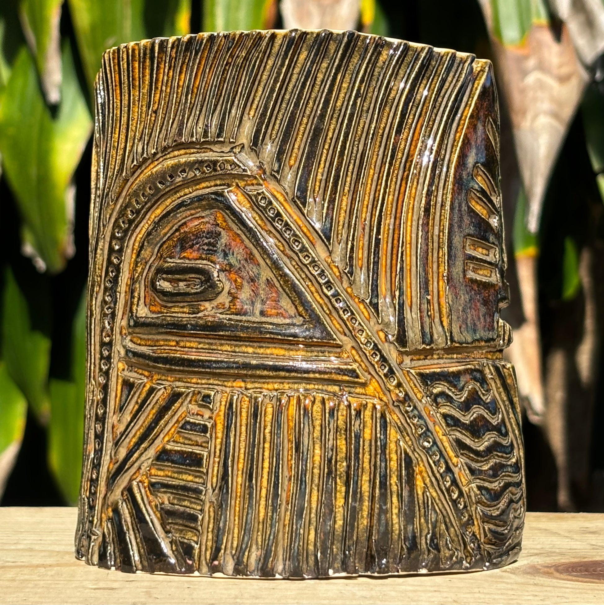 El mayantu, handmade vase, tiki mug, handmade tiki mug, tiki tiki, unique tiki art, masque, mask vase, grand protection, spiritual art, spiritual piece, one of a kind ceramics, one of a kind pottery, porcelain, brown, white, face, face mug, face vase, mandalorian 